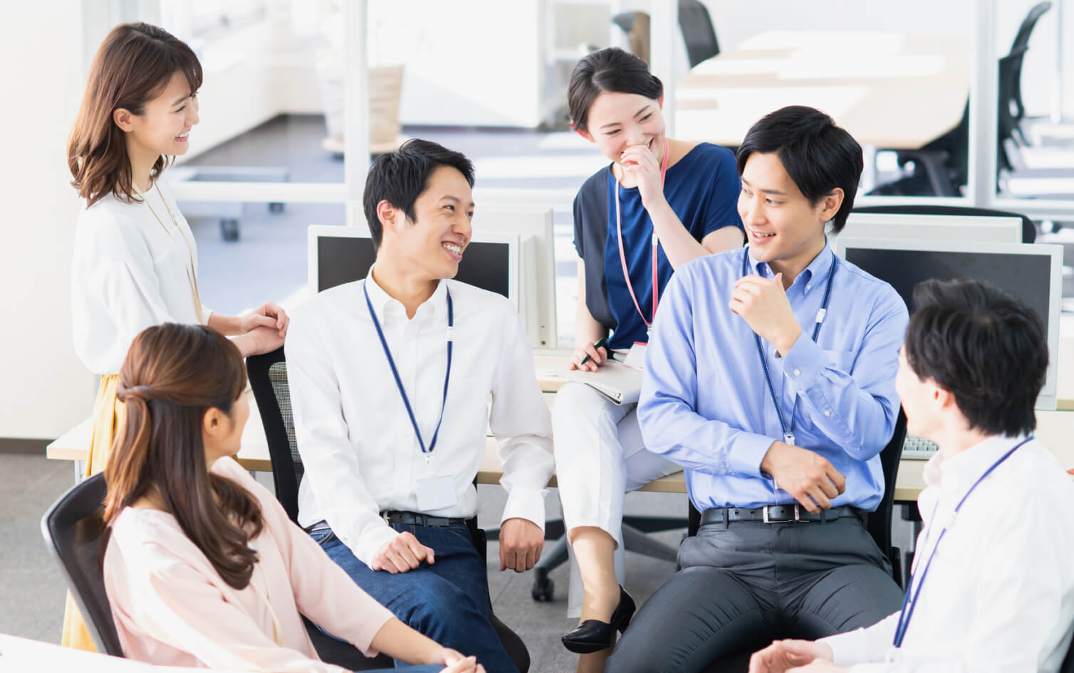 イメージ：オフィスと人々